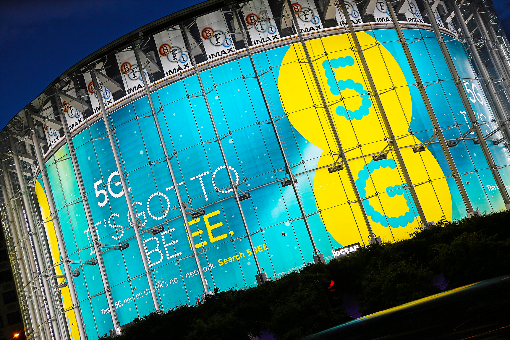 EE-5G-IMAX-close