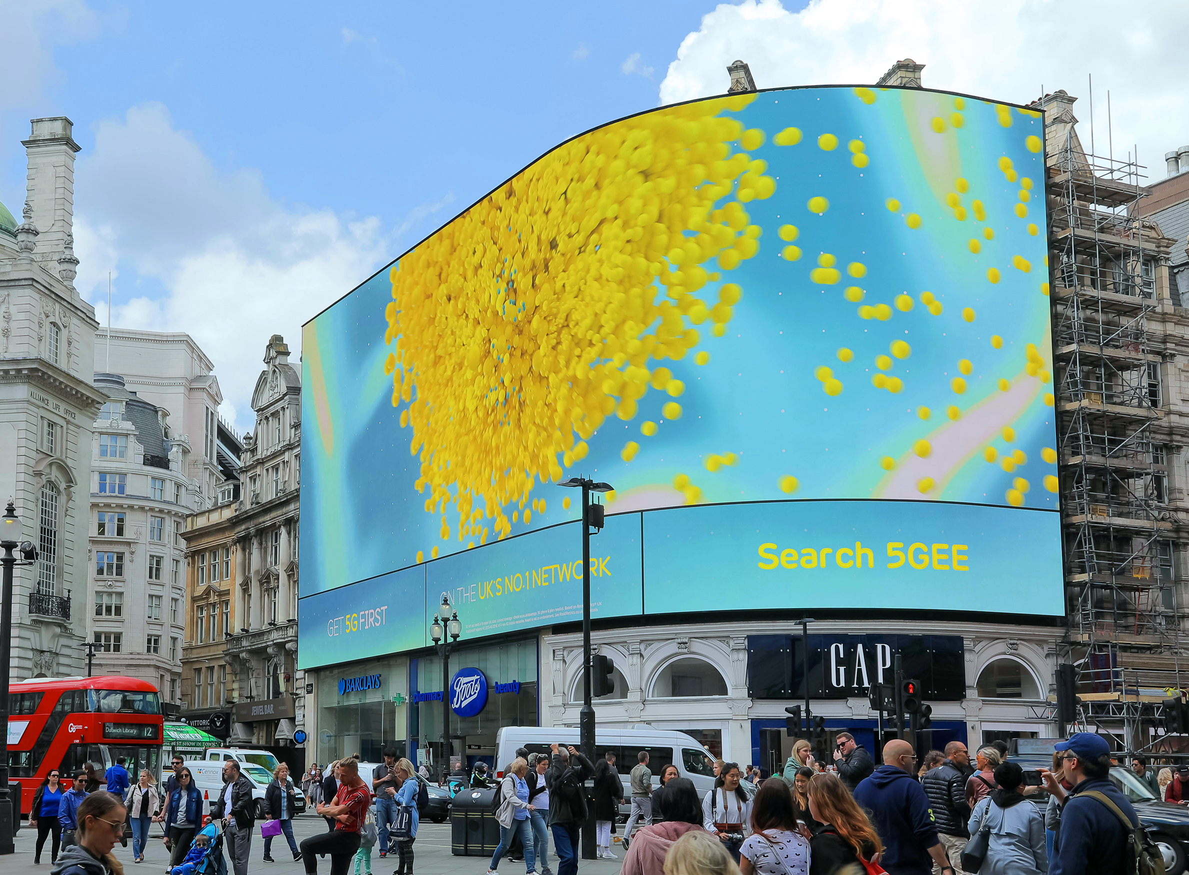 EE-5G-Piccadilly-particles