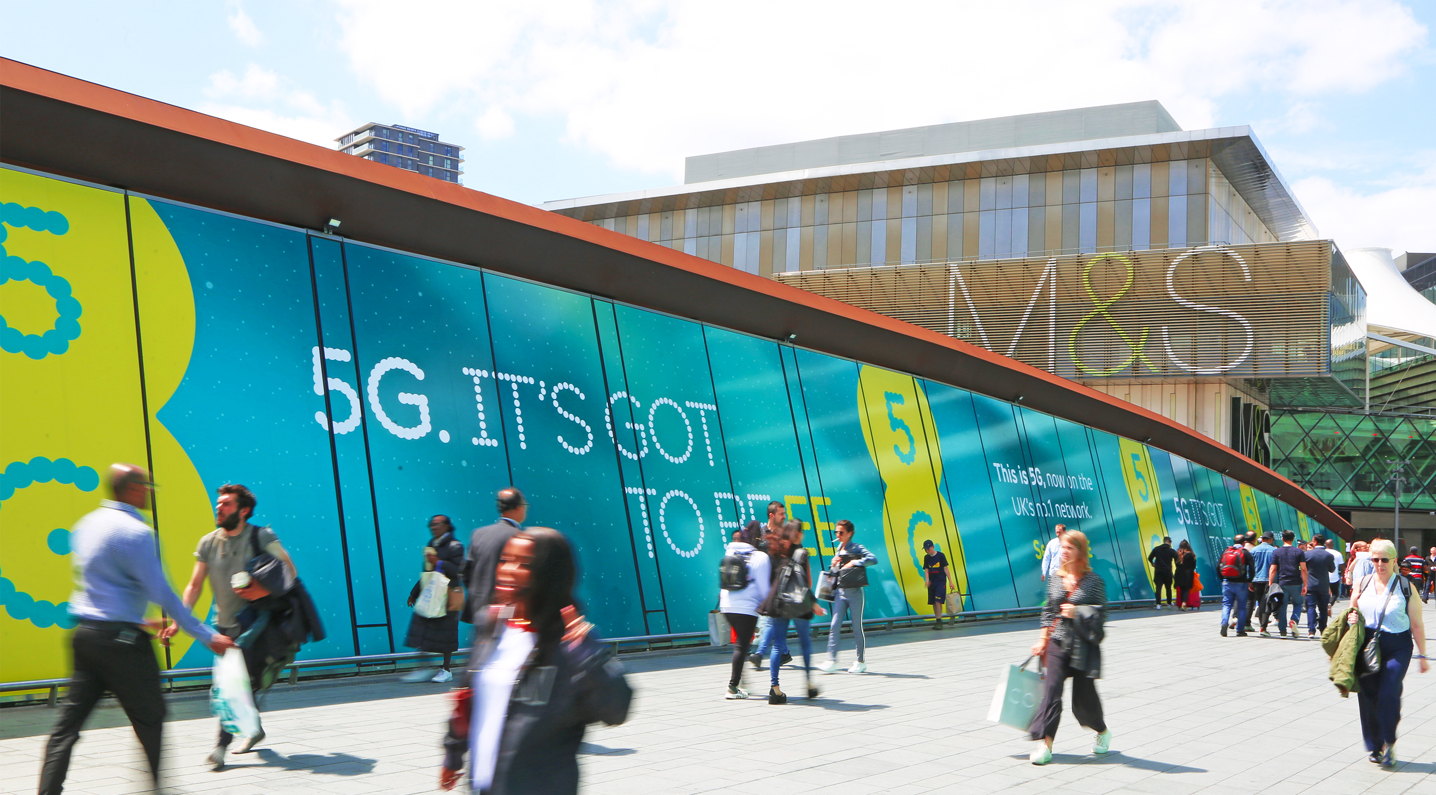 EE-5G-Westfield-Bridge-view