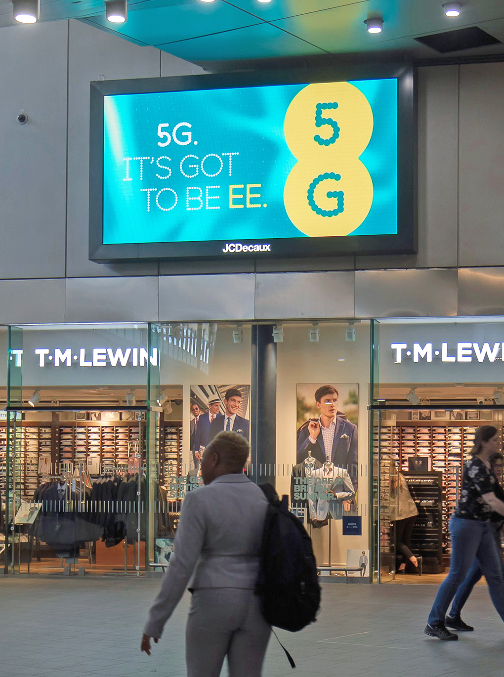 EE-5G-motion-London-bridge